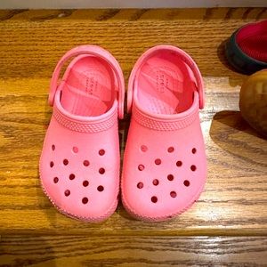 Crocs- Size 9-10, Pink